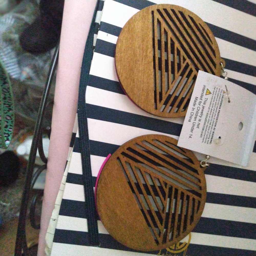 Earrings - Picture 3 of 3